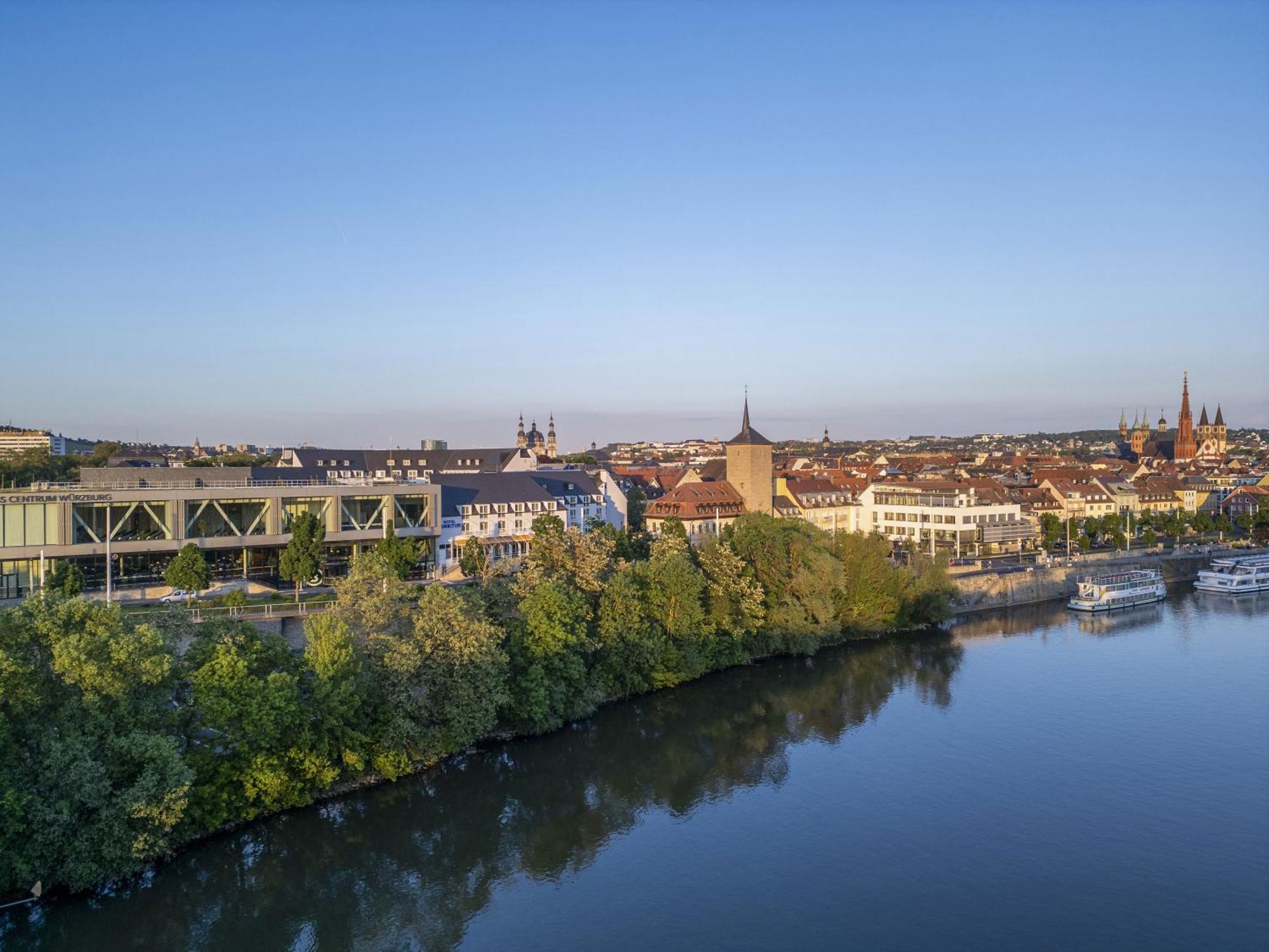 Maritim Hotel Wuerzburg Bagian luar foto