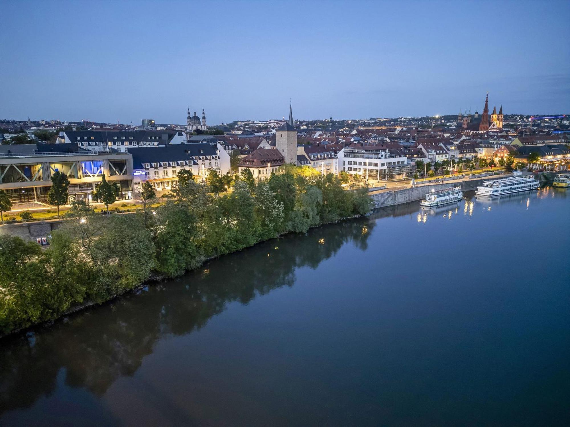 Maritim Hotel Wuerzburg Bagian luar foto